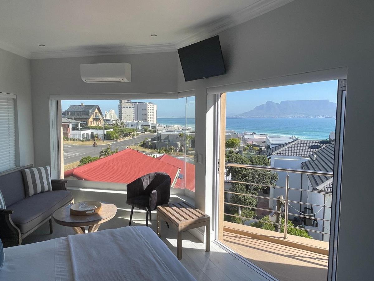 Gull On The Bay Boutique Guest House Bloubergstrand Oda fotoğraf
