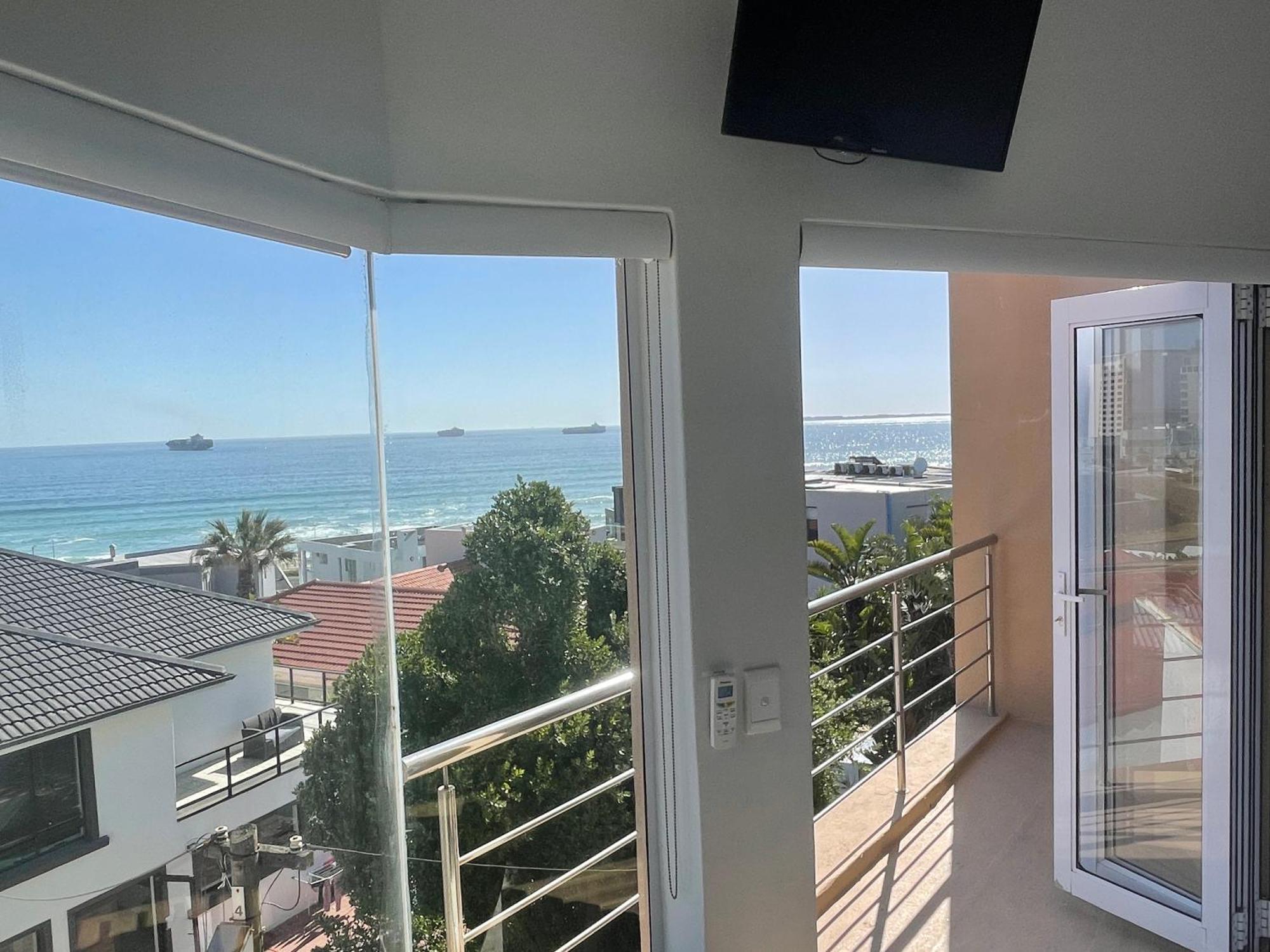Gull On The Bay Boutique Guest House Bloubergstrand Oda fotoğraf